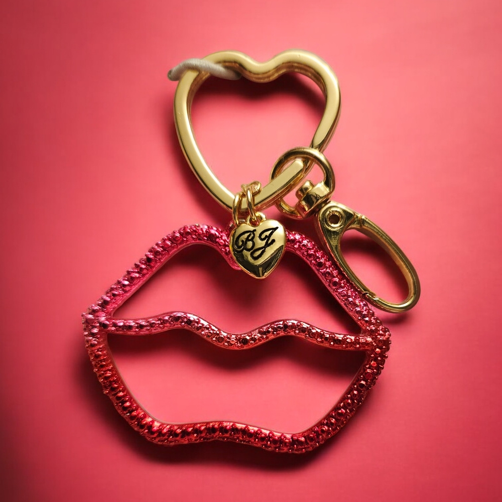 Betsey Johnson Pink & Red Ombre Open Frame Lip Bag Charm Key Ring NWT & Box - Picture 2 of 4